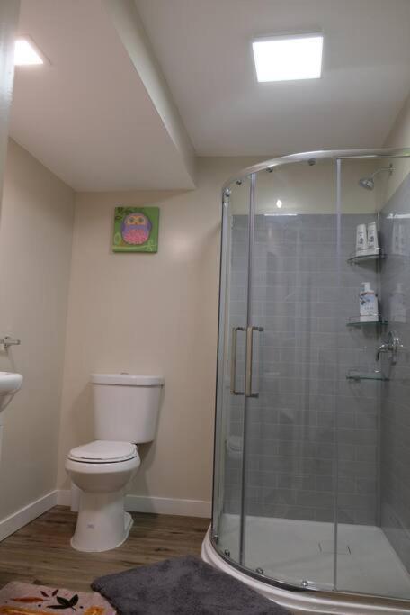 Katie Entire Basement 3 Bedrooms Charlottetown Bagian luar foto