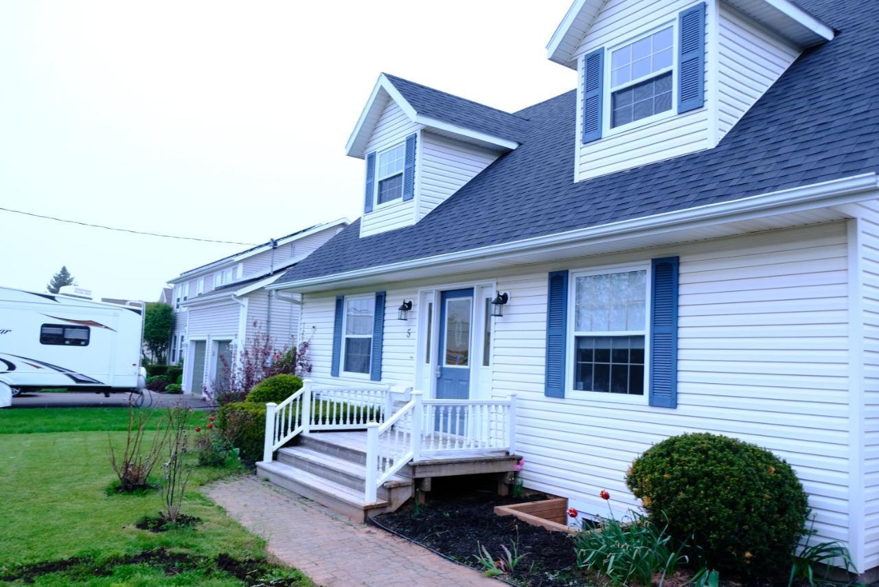 Katie Entire Basement 3 Bedrooms Charlottetown Bagian luar foto