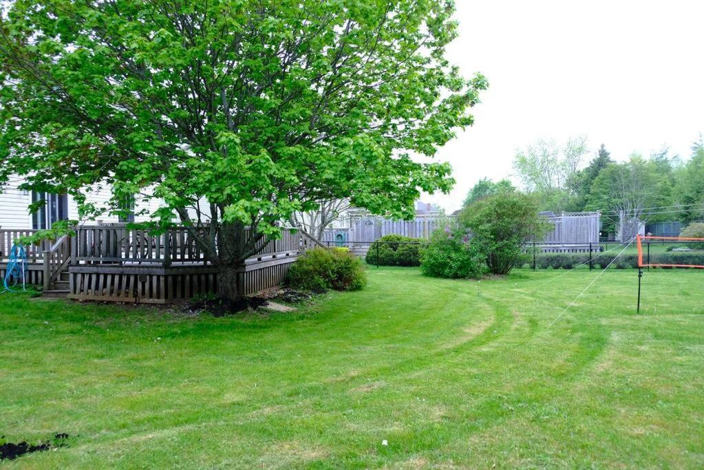 Katie Entire Basement 3 Bedrooms Charlottetown Bagian luar foto